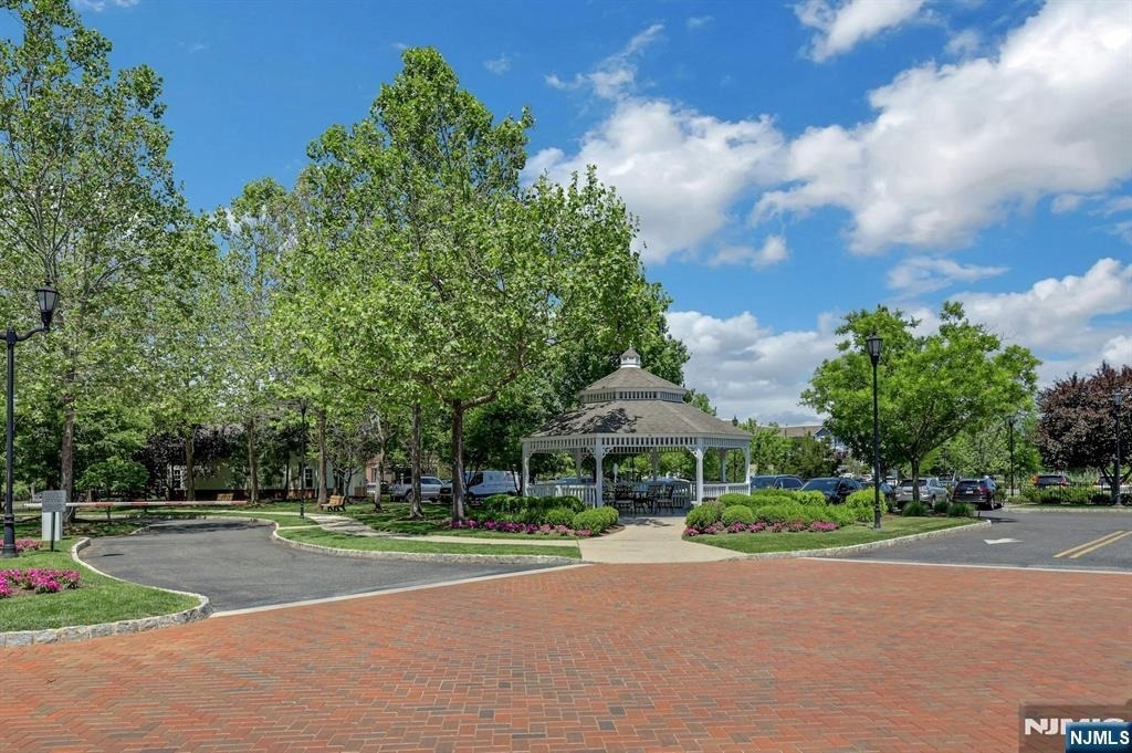 2307 The Plaza - Photo 35