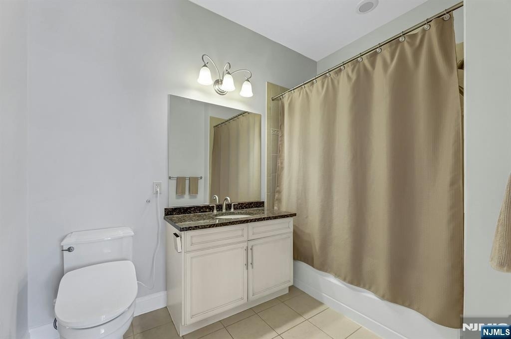 2307 The Plaza - Photo 18