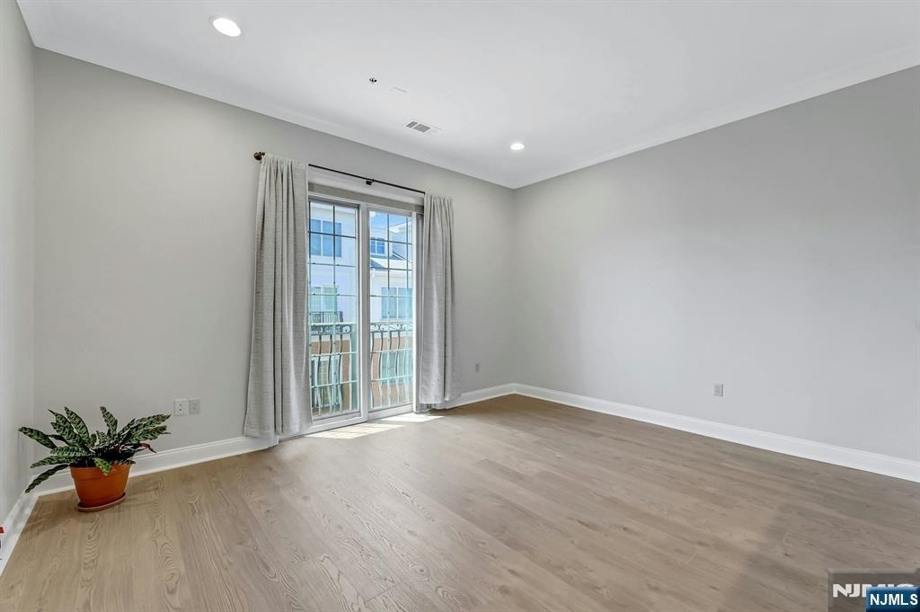 2307 The Plaza - Photo 6