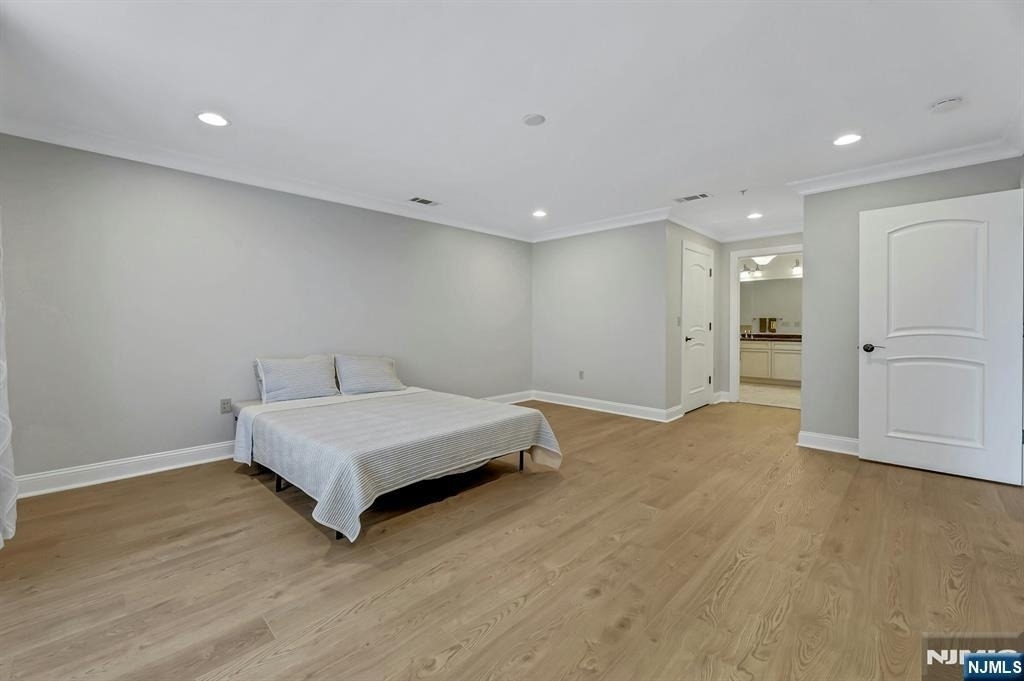 2307 The Plaza - Photo 22