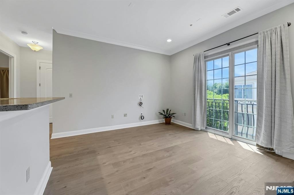 2307 The Plaza - Photo 7