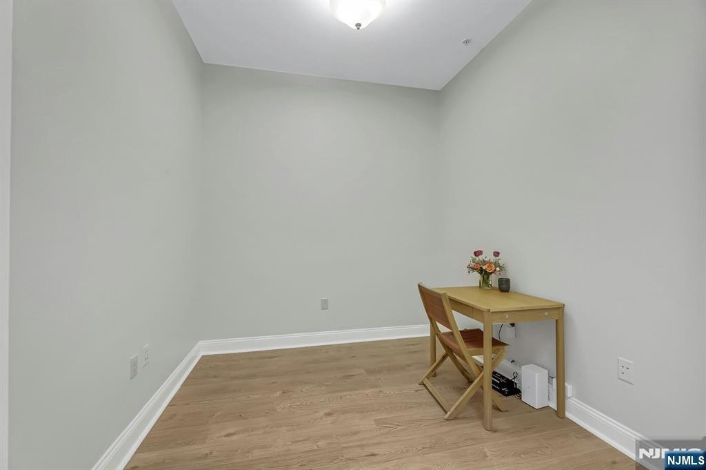 2307 The Plaza - Photo 5
