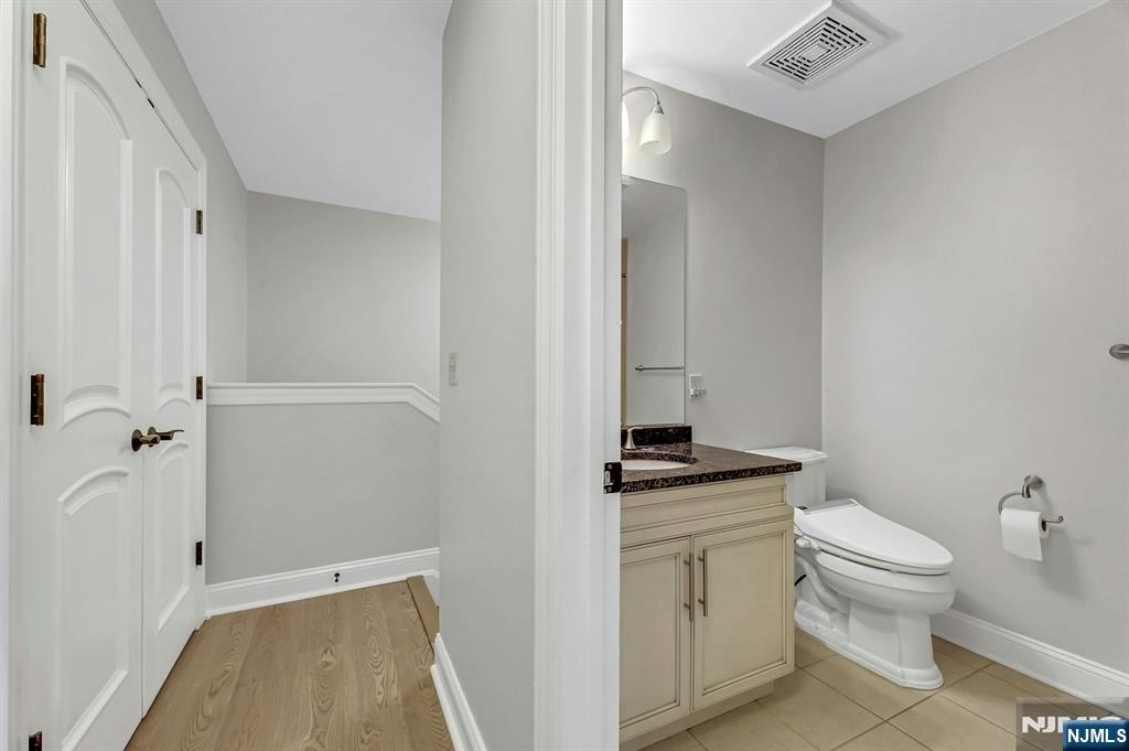 2307 The Plaza - Photo 30