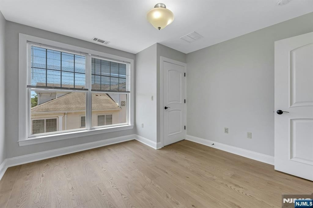 2307 The Plaza - Photo 15