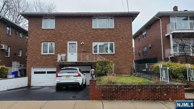 2152 South - Photo 0
