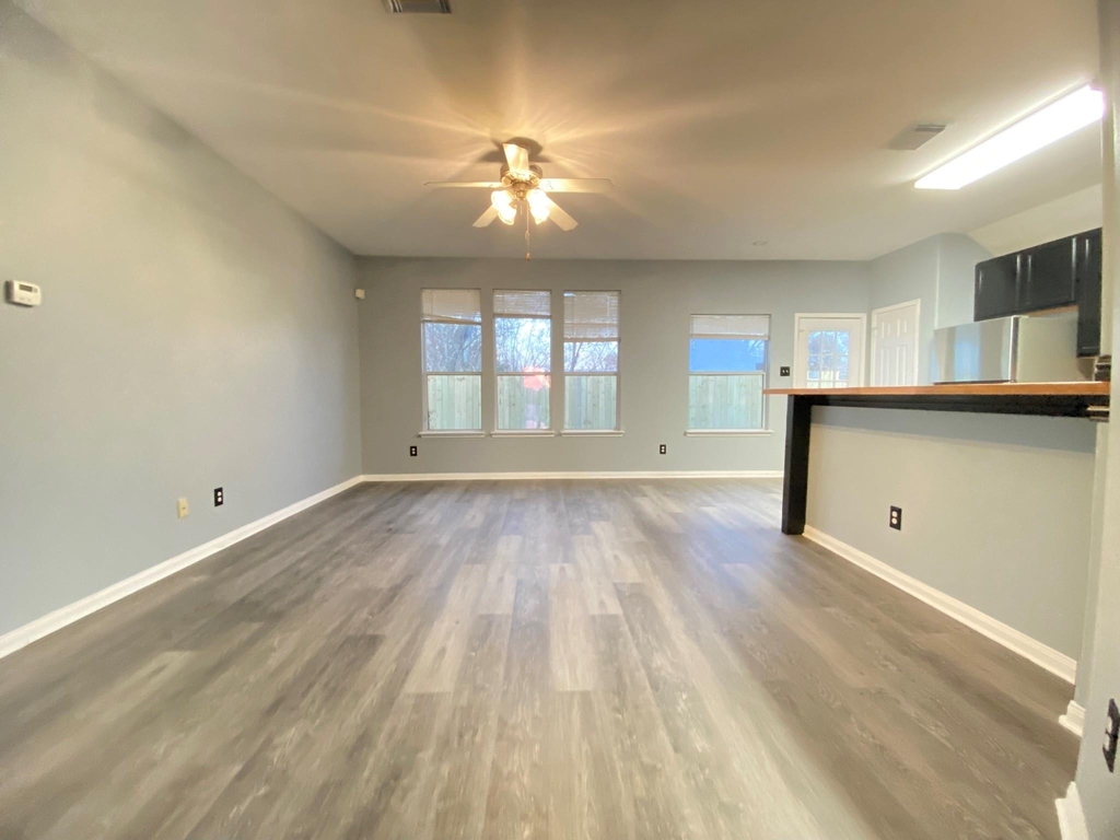 4031 Raspberry Court - Photo 7