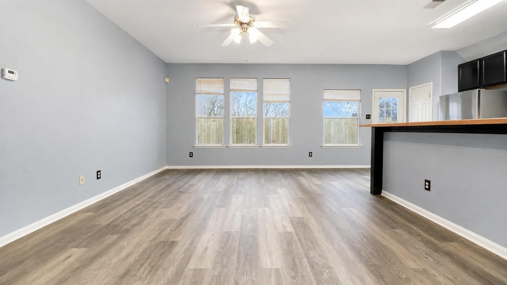 4031 Raspberry Court - Photo 2