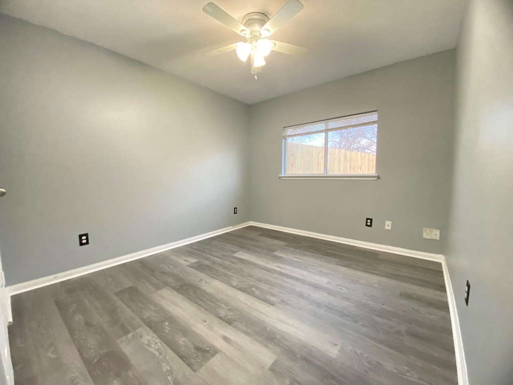4031 Raspberry Court - Photo 18