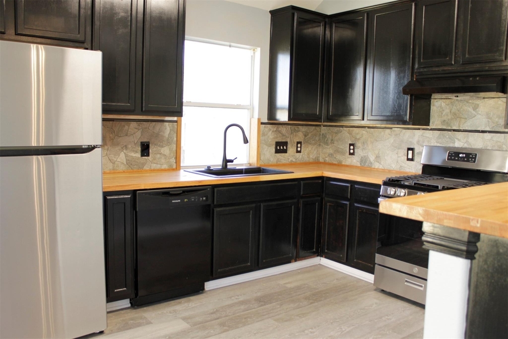 4031 Raspberry Court - Photo 10