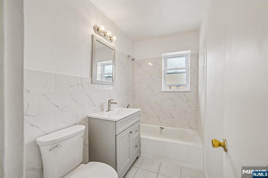 2430 8th - Photo 6