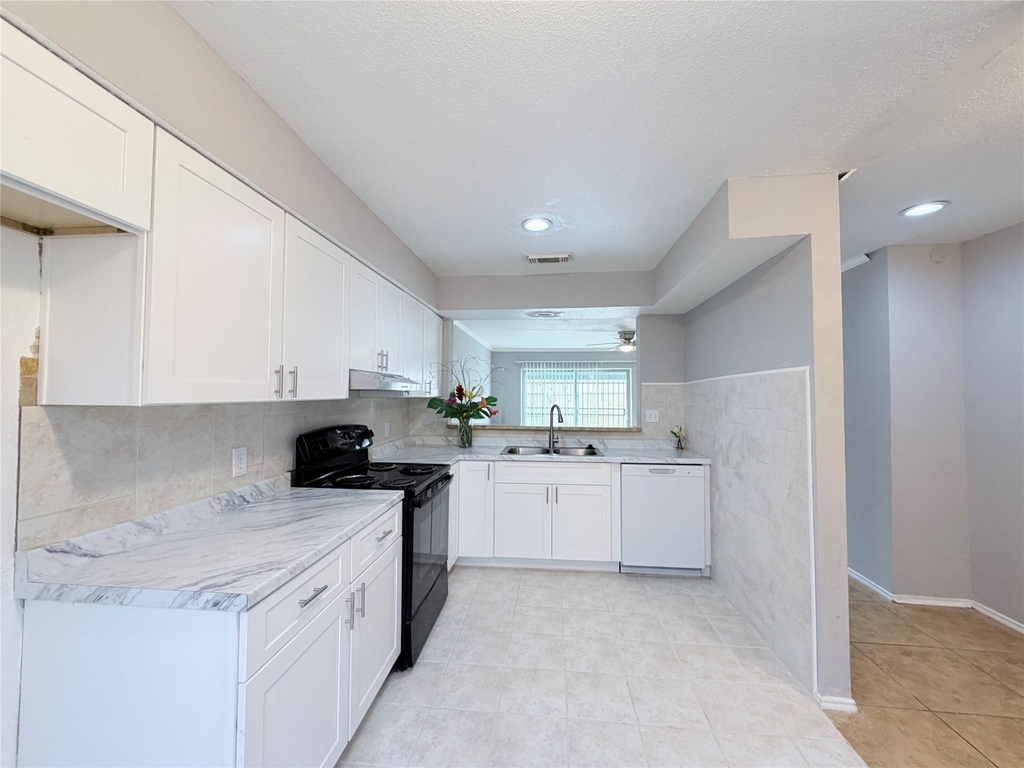 9200 W Bellfort Street - Photo 3