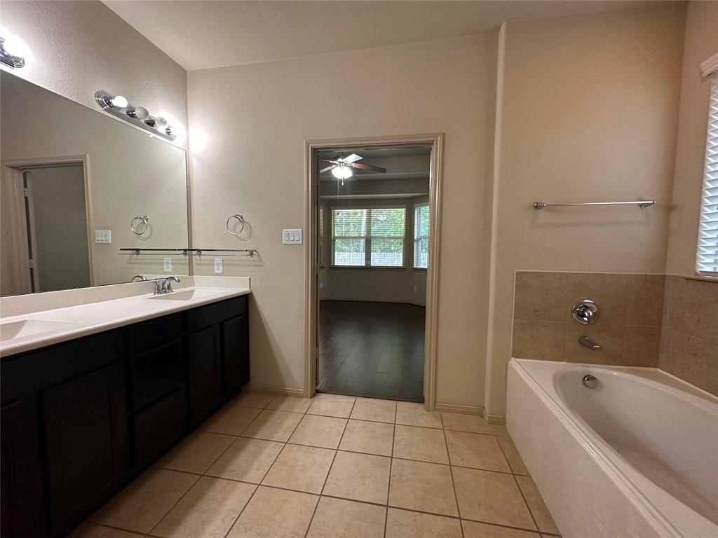 2423 Garden Shadow Drive - Photo 12