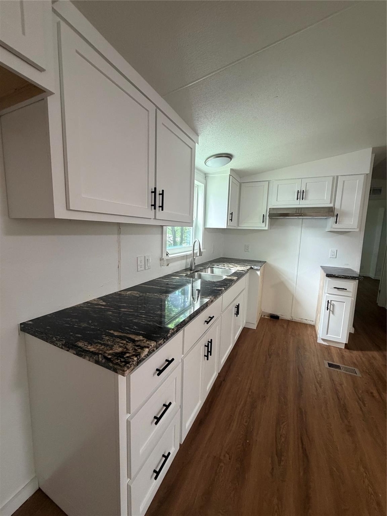104 Kyle Drive - Photo 3