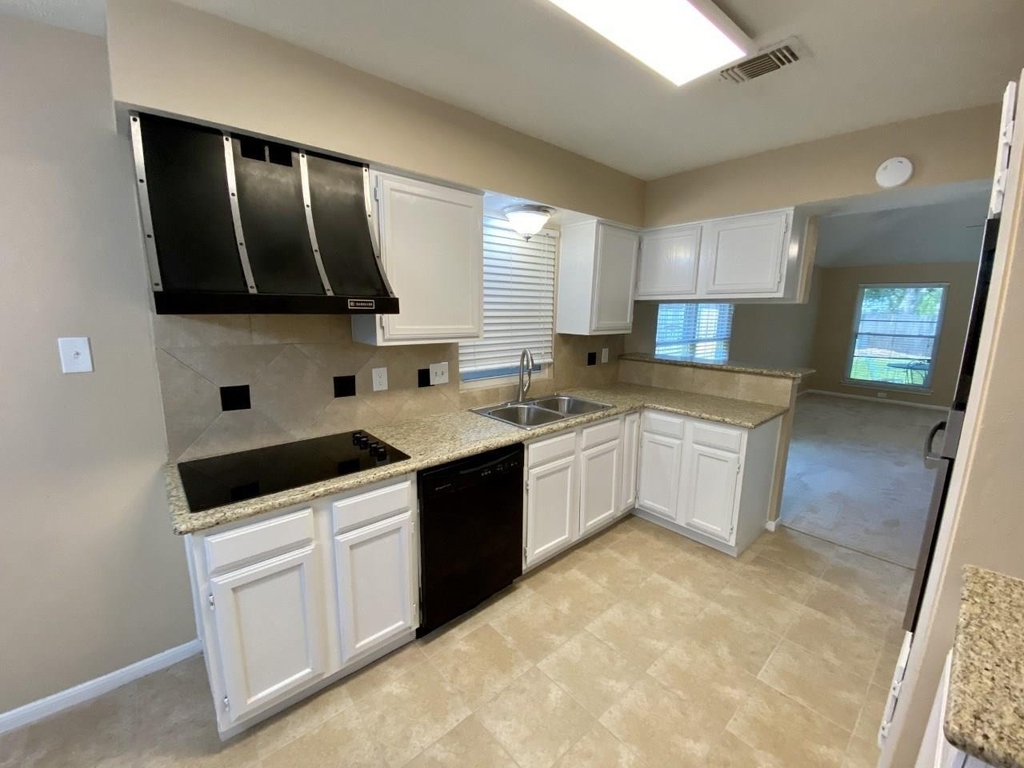 8646 Sunny Ridge Drive - Photo 7
