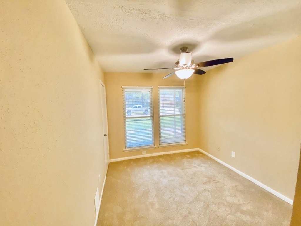 8646 Sunny Ridge Drive - Photo 9