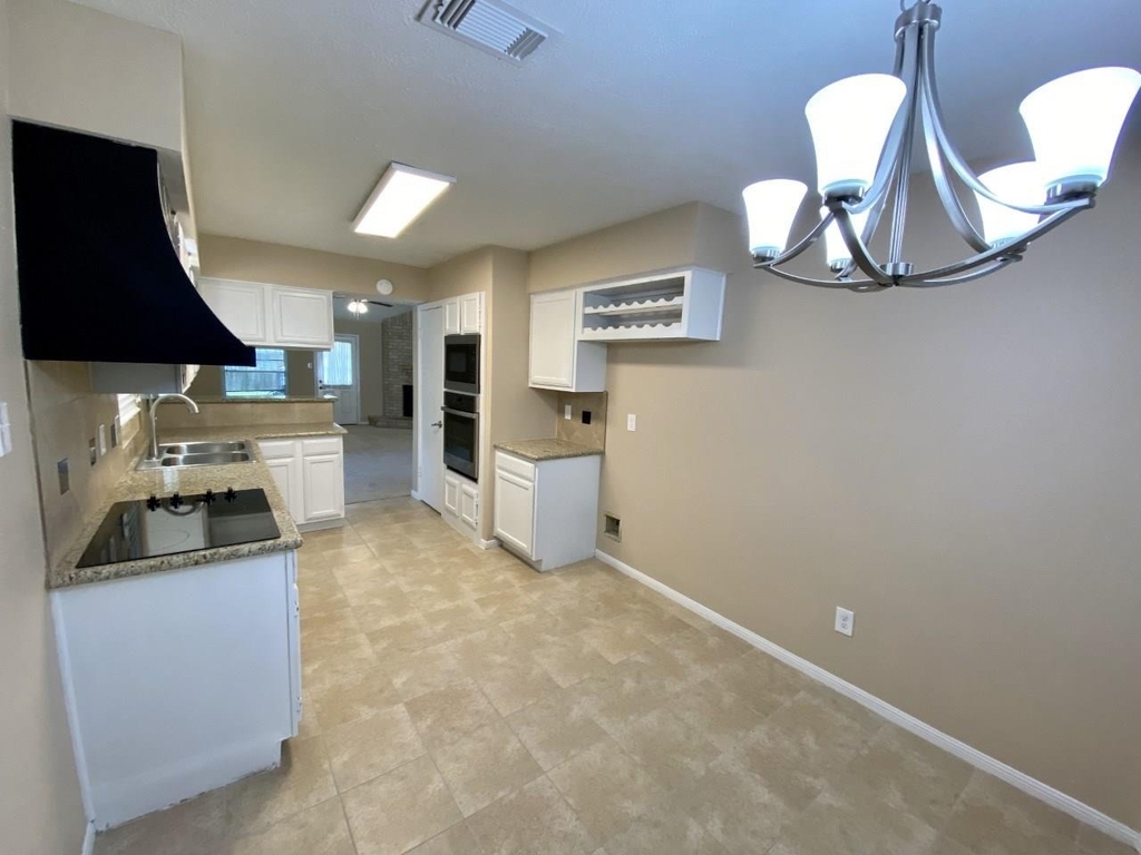 8646 Sunny Ridge Drive - Photo 5