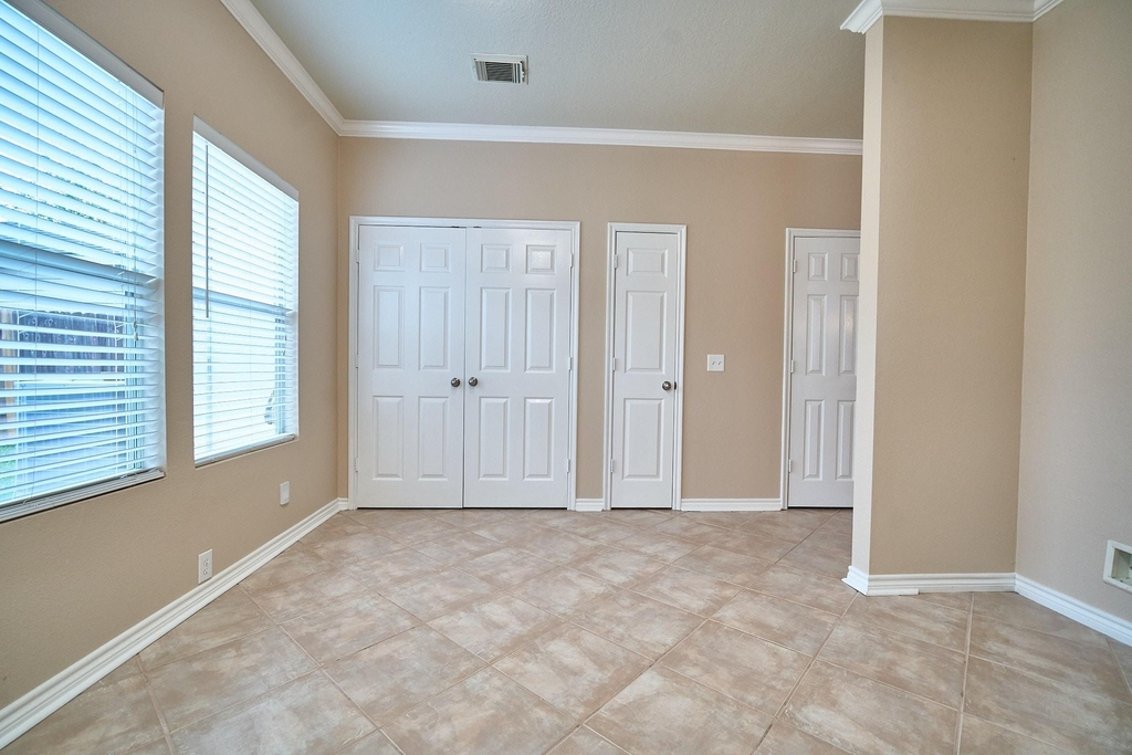 18814 Sandelford Drive - Photo 9