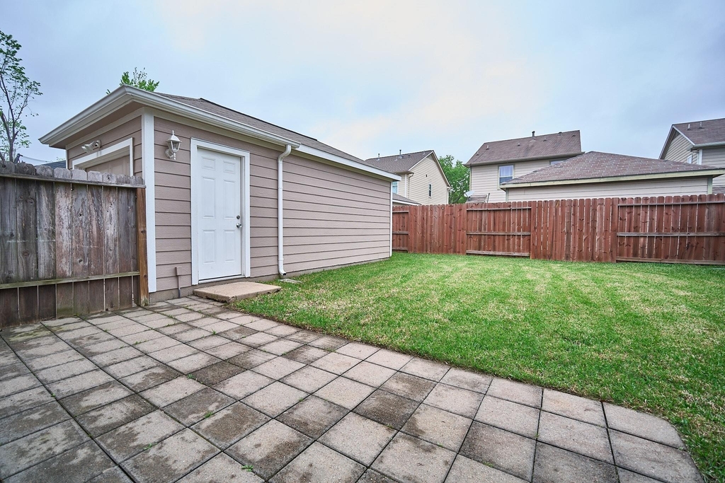 18814 Sandelford Drive - Photo 17