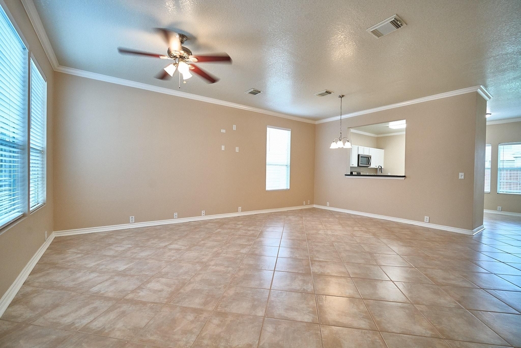 18814 Sandelford Drive - Photo 2