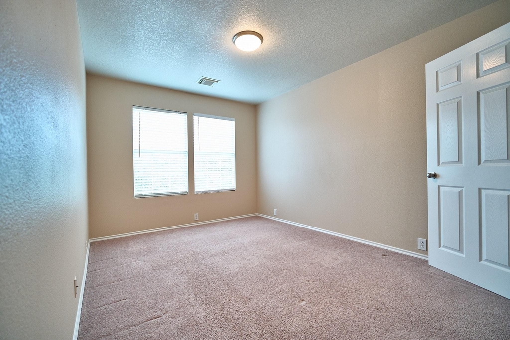 18814 Sandelford Drive - Photo 14