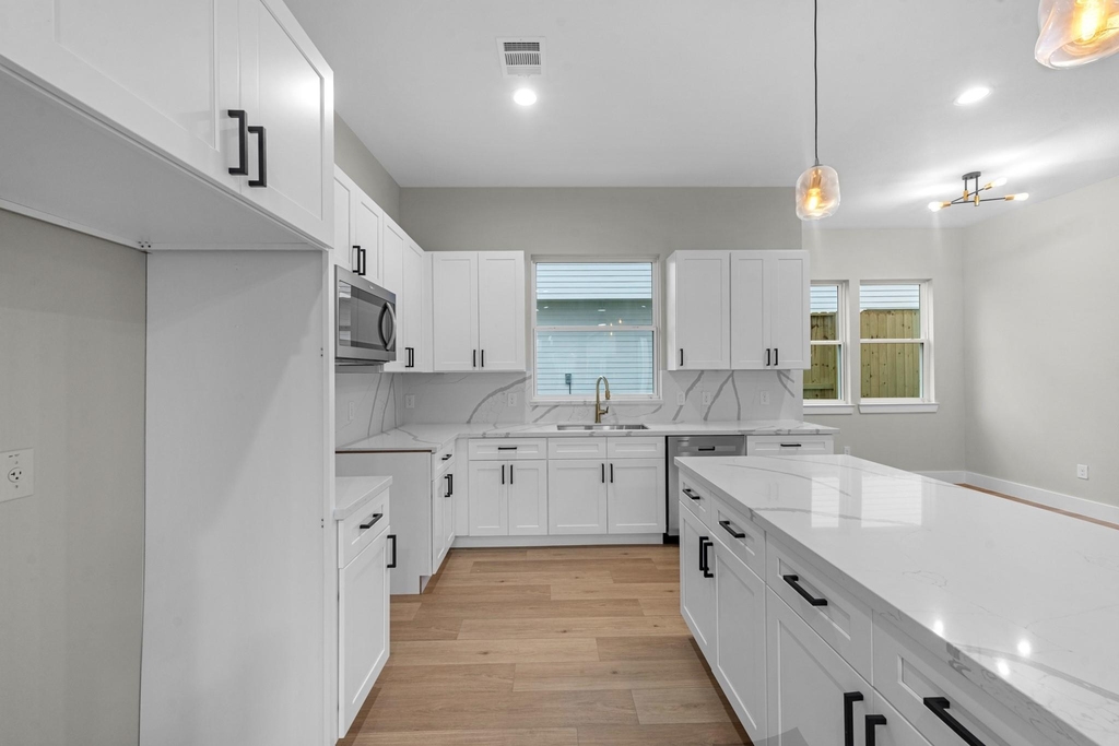 2348 Delafield Street - Photo 7