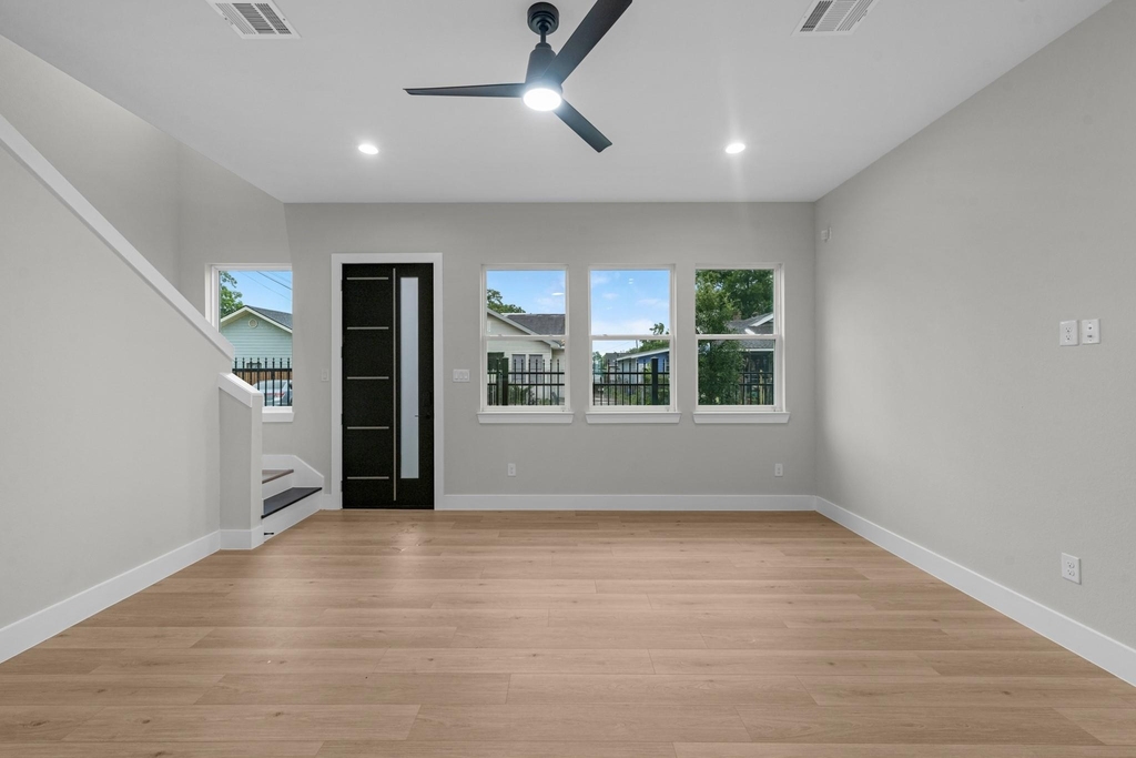 2348 Delafield Street - Photo 9