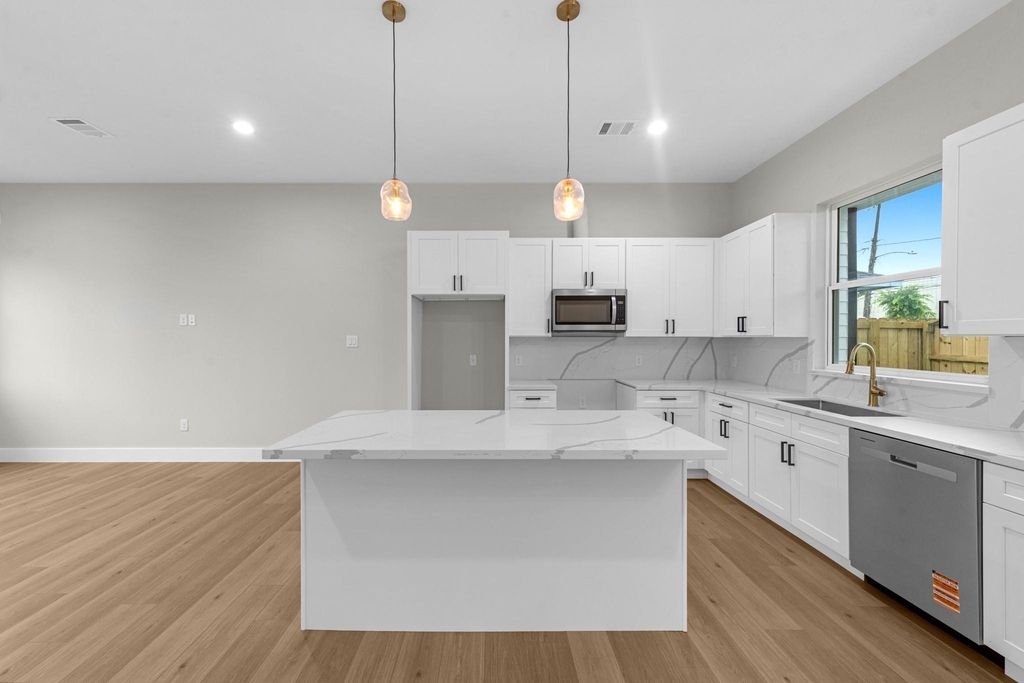 2348 Delafield Street - Photo 6