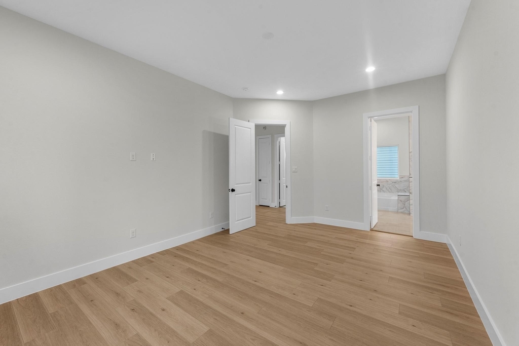 2348 Delafield Street - Photo 14