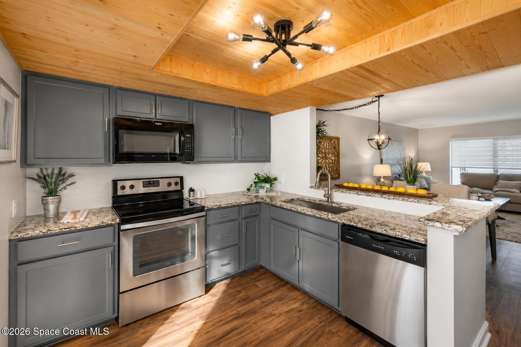1515 Huntington Lane - Photo 5