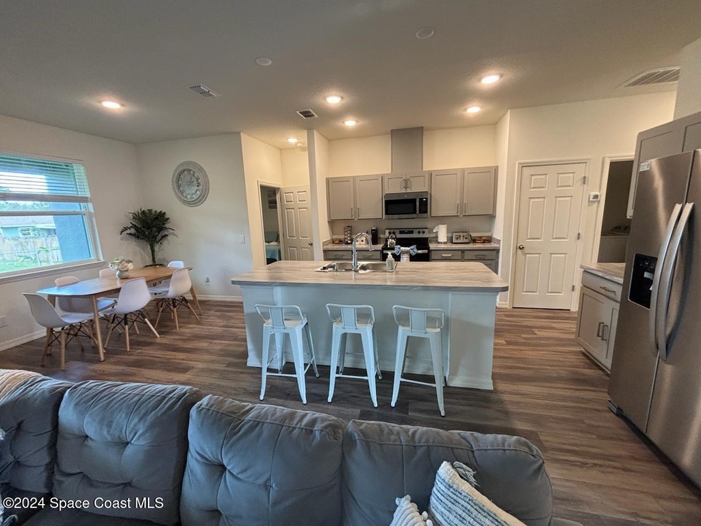 647 Airoso Road Se - Photo 7