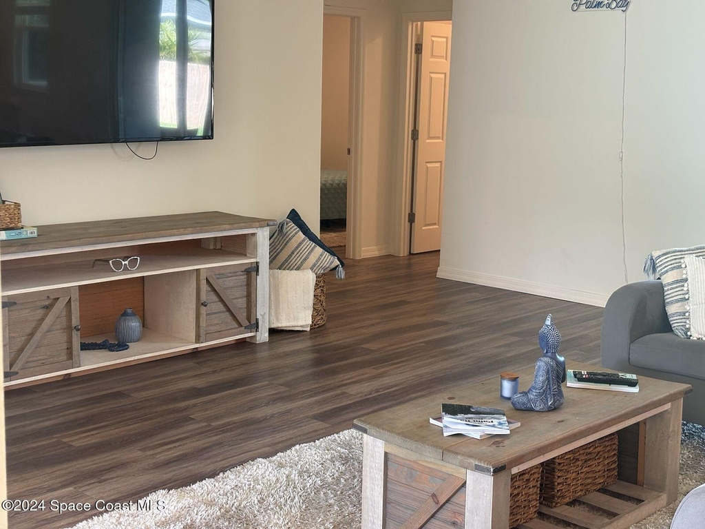 647 Airoso Road Se - Photo 2