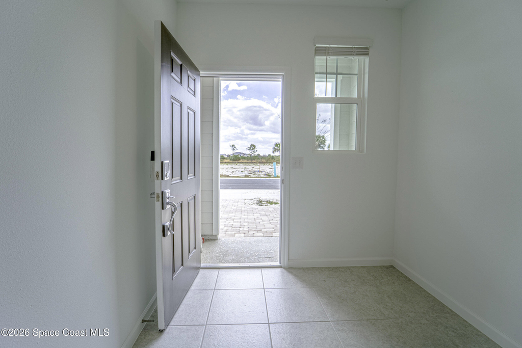 1918 Bluewater Lane - Photo 2
