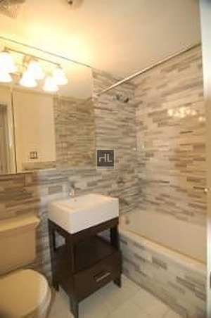 E 7th St. - Photo 3