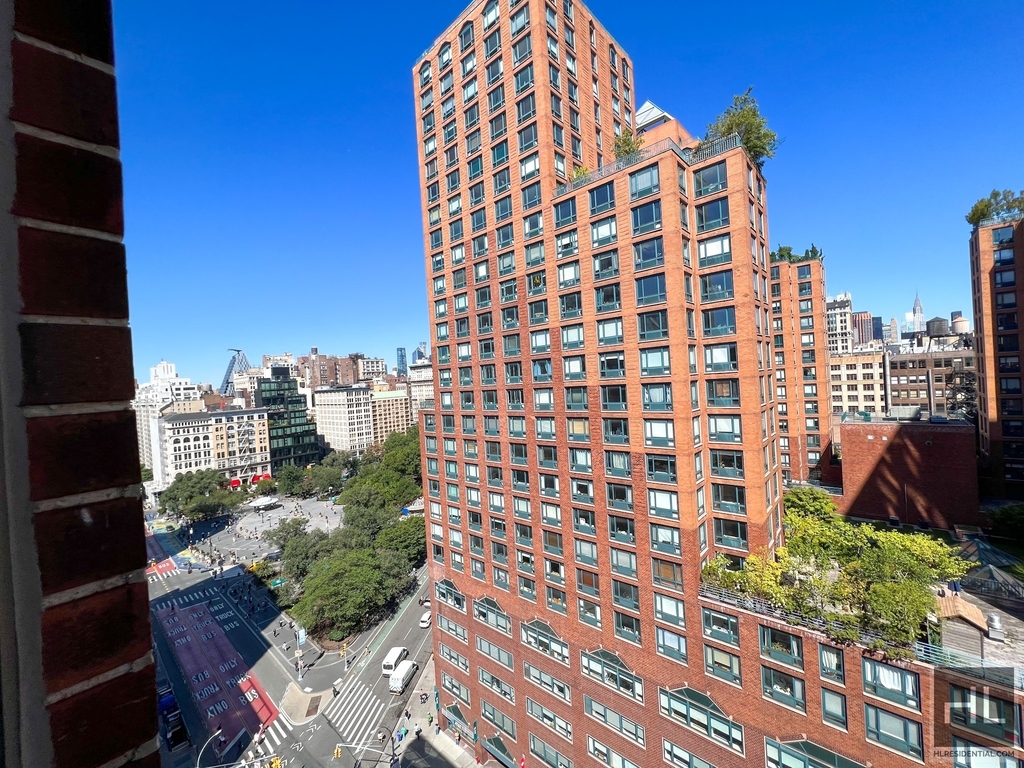 Fourth Avenue - Photo 7