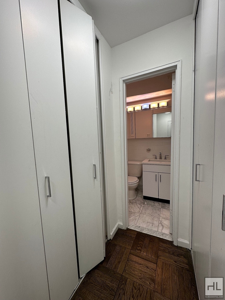 East 35 Street - Photo 3