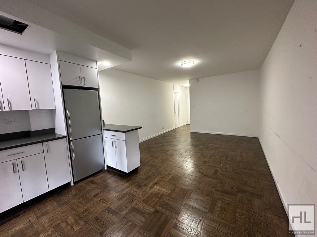 East 35 Street - Photo 1