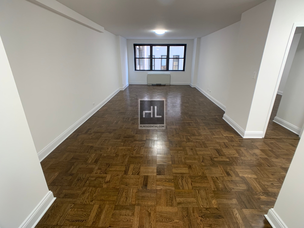 5 Avenue - Photo 1