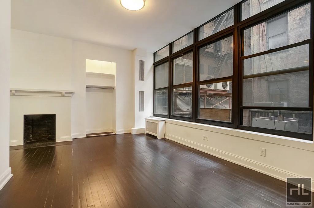 West 9 Street - Photo 0