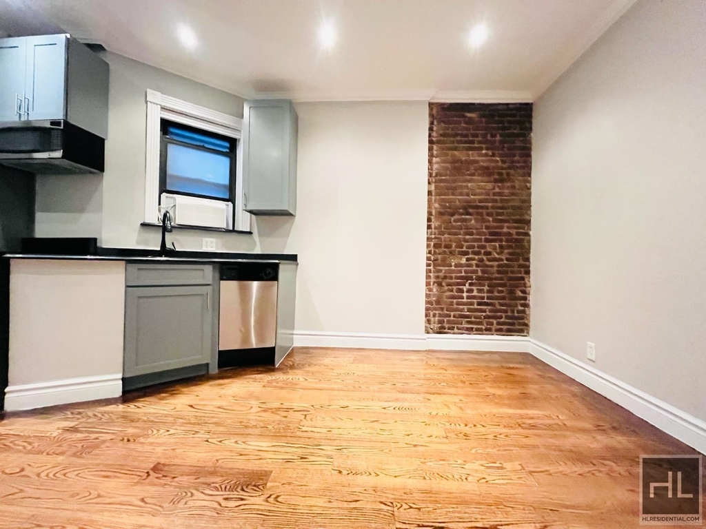 East 23 Street - Photo 2