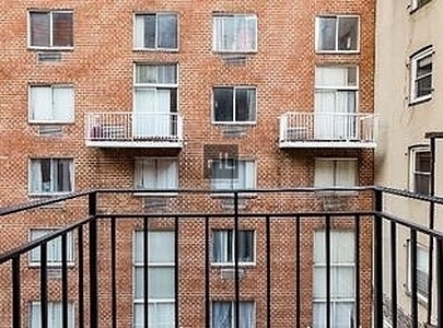 East 23 Street - Photo 5