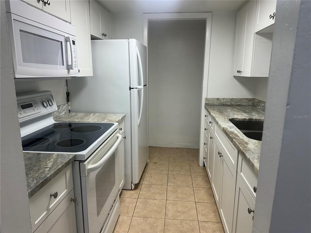 8426 Camden Street - Photo 5