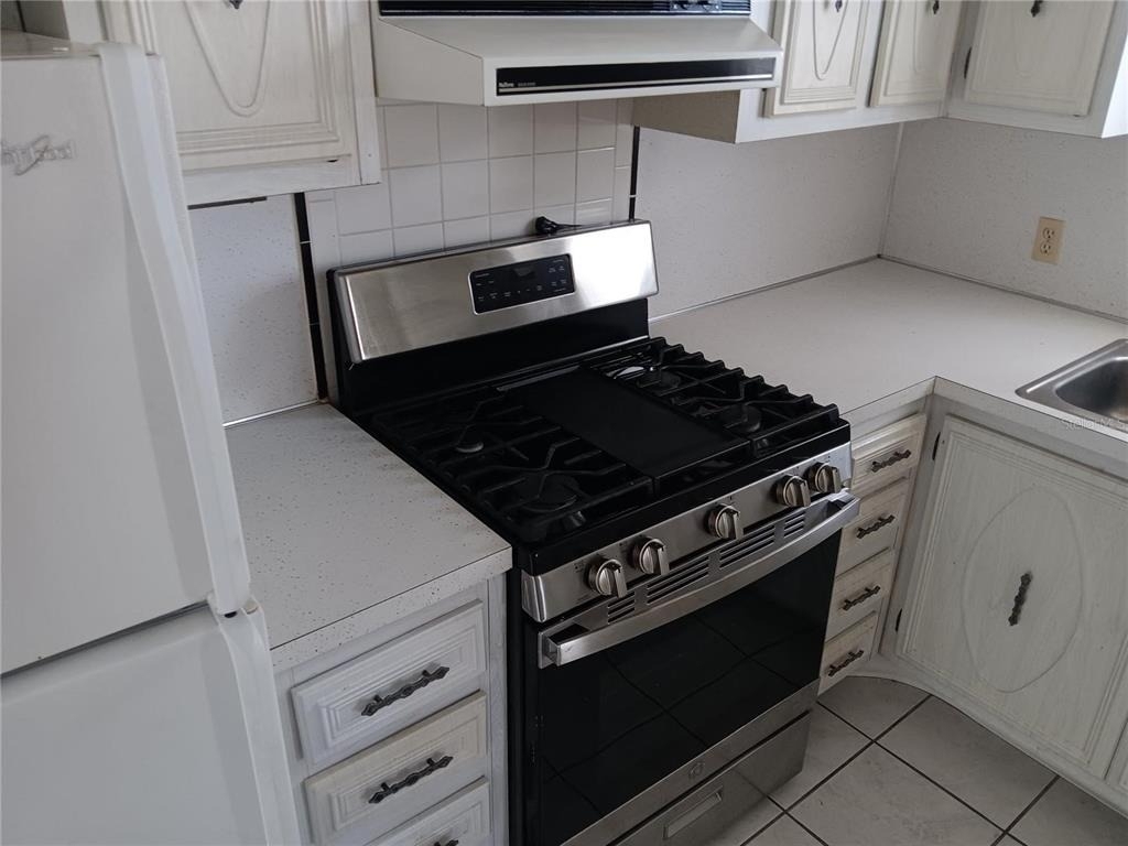 5287 81st Street N - Photo 5