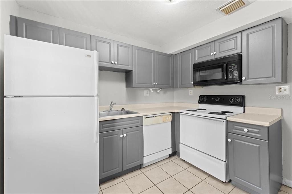 12407 Oak Cedar Place - Photo 3
