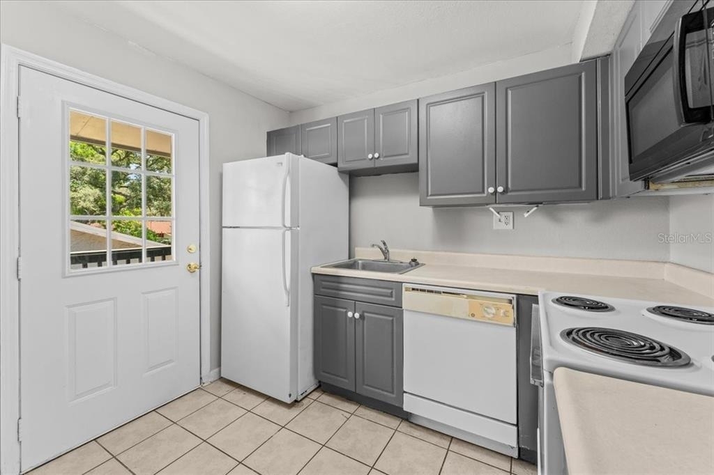 12407 Oak Cedar Place - Photo 2