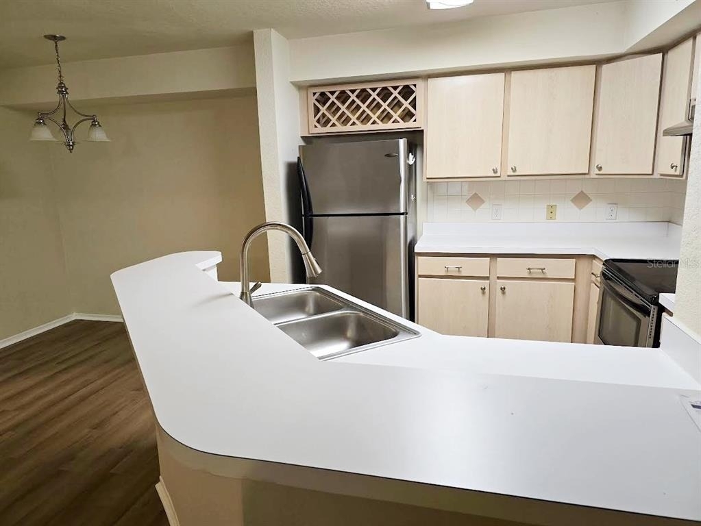831 Camargo Way - Photo 4