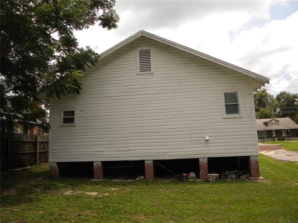 1016 Ne 8th Avenue - Photo 2