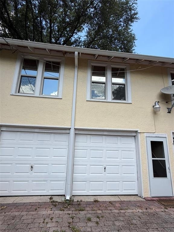 639 E Amelia Street - Photo 0