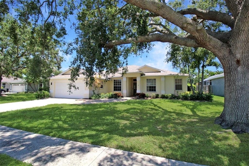 4815 77th Street E - Photo 2