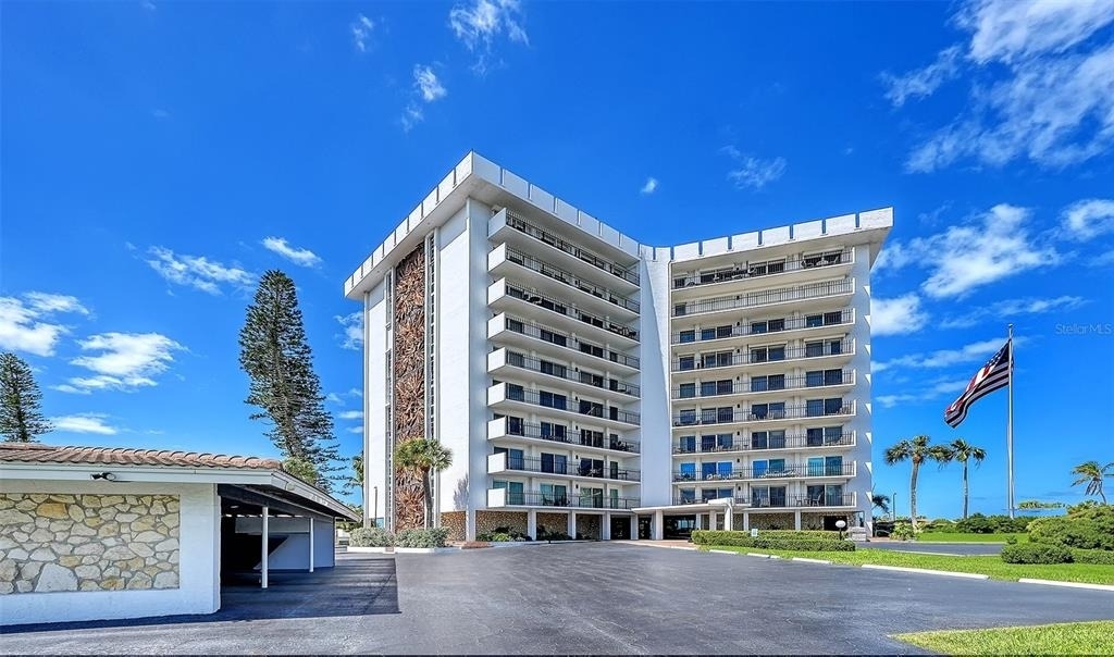 1 Benjamin Franklin Drive - Photo 1