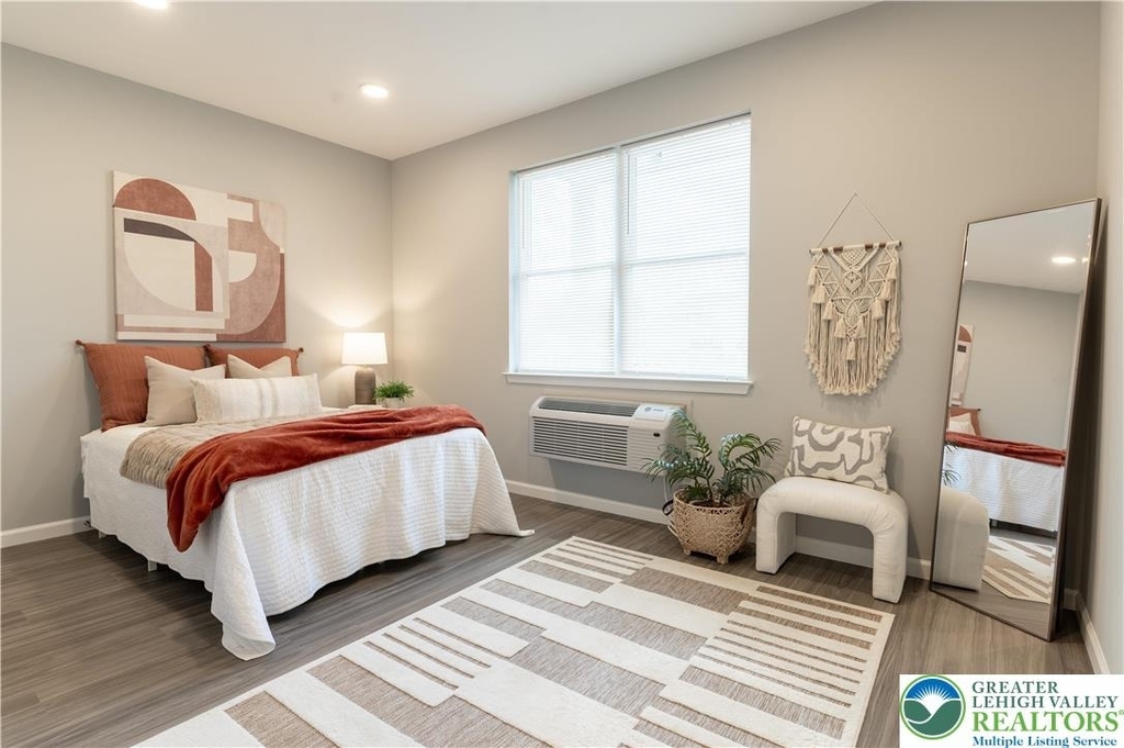 948 N Front Street - Photo 12